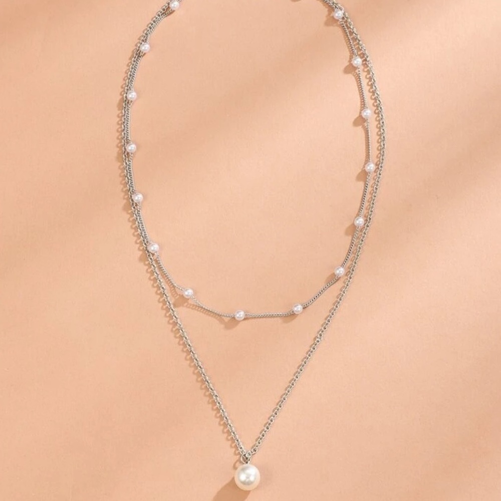 Gold dainty layered pearl necklace